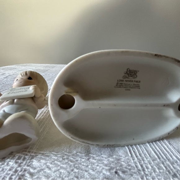 Precious Moments Cake Toppers - Cream and White - Picture 7 of 9